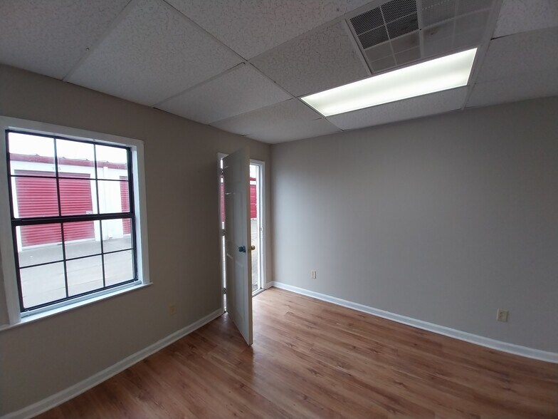 2220 Park Dr, Chattanooga, TN à louer - Photo intérieure – Image 2 sur 3