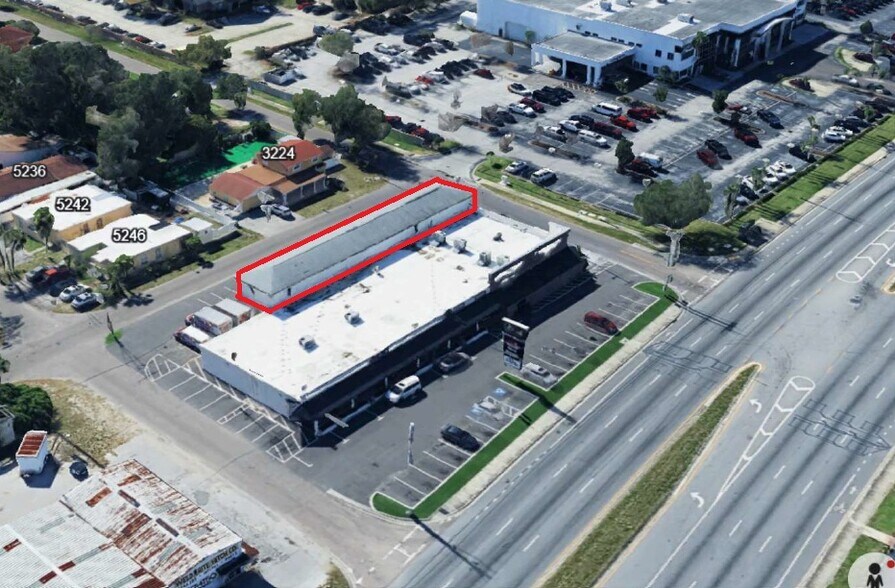 3220 W Hillsborough Ave, Tampa, FL à louer - Photo de l’immeuble – Image 2 sur 3
