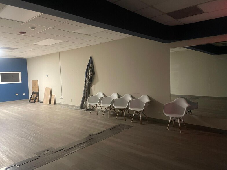 22-28 Phelps Ave, Romeoville, IL à louer - Photo de l’immeuble – Image 3 sur 9