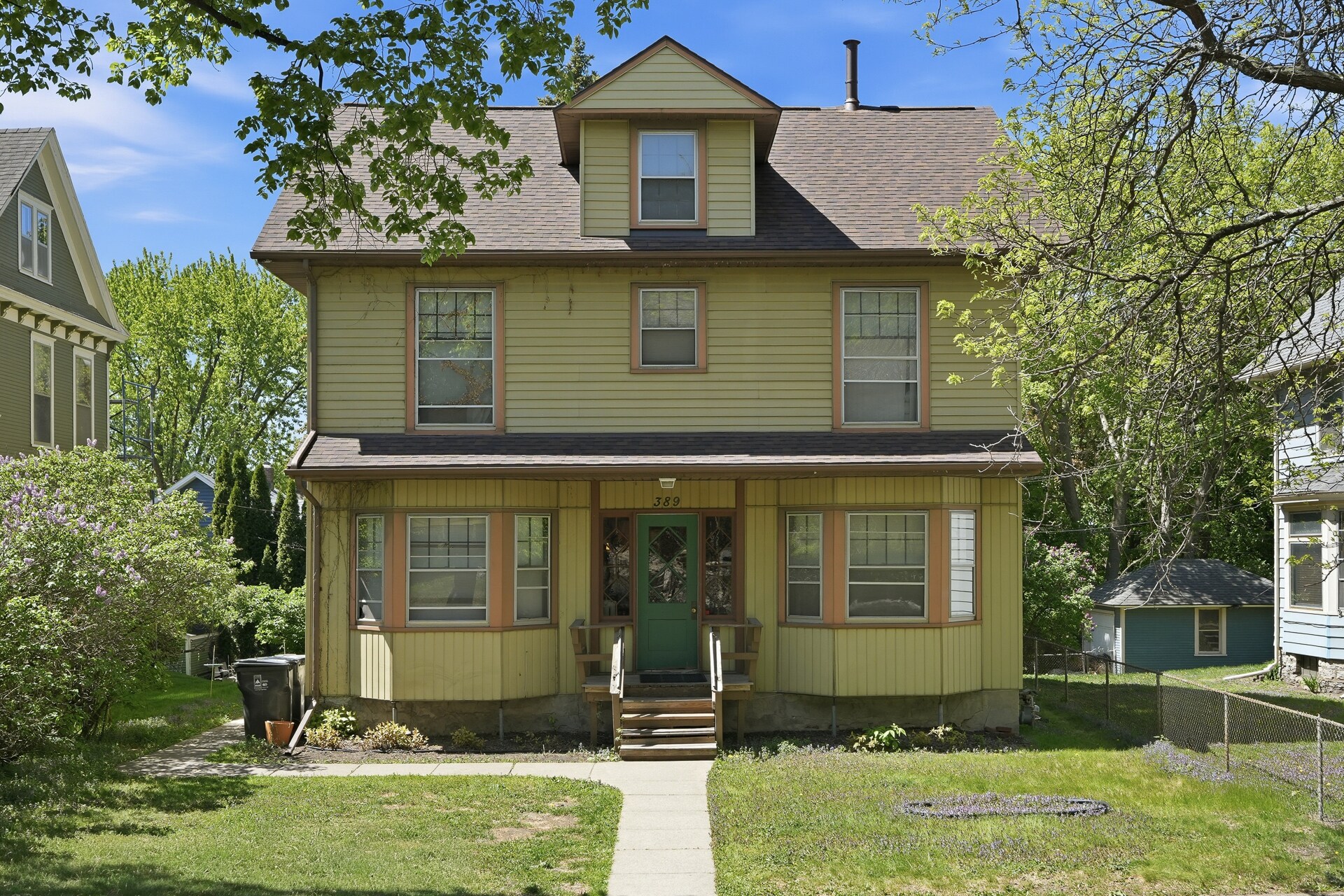 389 Maple St, Saint Paul, MN à vendre Photo de l’immeuble– Image 1 sur 15