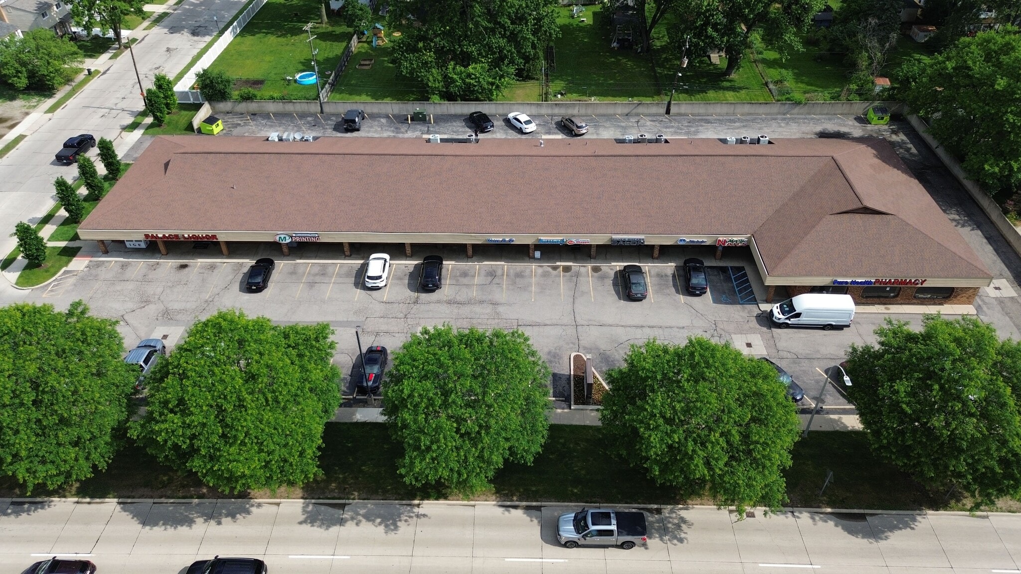 560-650 W 14 Mile Rd, Clawson, MI à louer Aérien– Image 1 sur 7