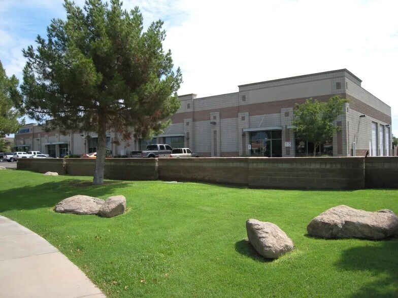 875 N McQueen Rd, Gilbert, AZ à louer - Photo de l’immeuble – Image 2 sur 9