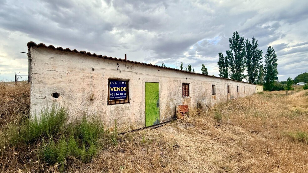 Industriel/Logistique dans Cuéllar, Segovia à vendre - Photo de l’immeuble – Image 2 sur 5