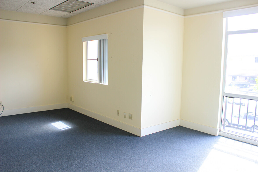409 Washington St, Monterey, CA à louer - Photo intérieure – Image 3 sur 24
