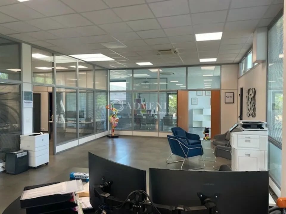 Bureau dans Bussy-Saint-Martin à louer Photo de l’immeuble– Image 1 sur 9