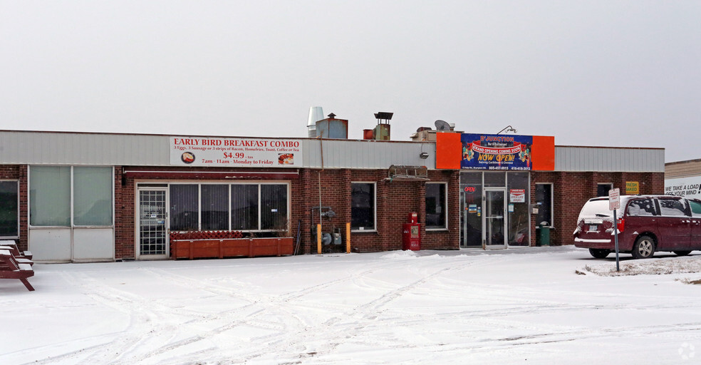 26 Bramsteele Rd, Brampton, ON à vendre - Photo de l’immeuble – Image 3 sur 5