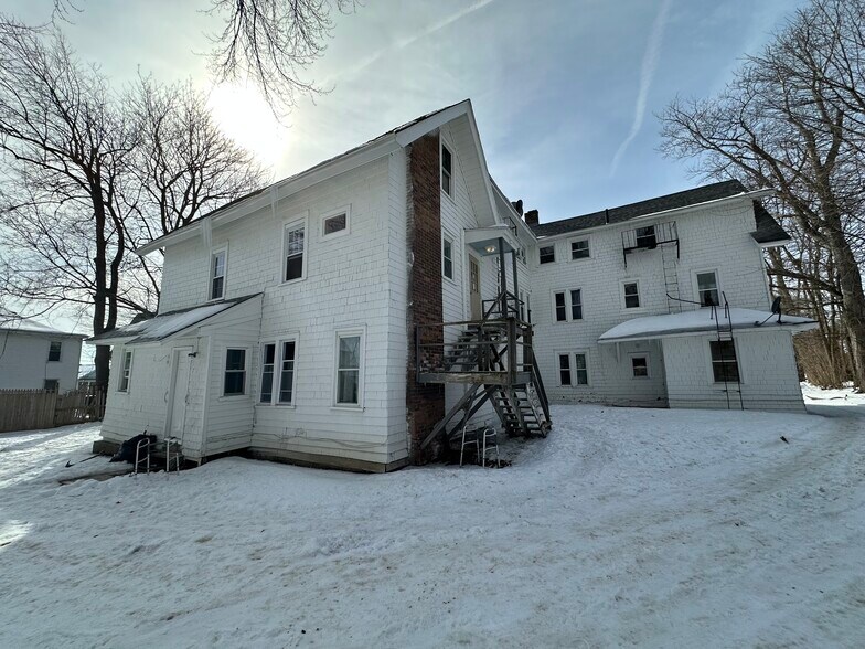162 Woodlawn Ave, Pittsfield, MA à vendre - Photo de l’immeuble – Image 3 sur 8