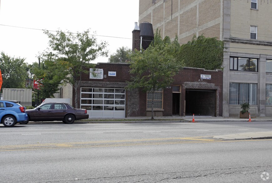 2429 W Irving Park Rd, Chicago, IL à louer - Photo de l’immeuble – Image 3 sur 5