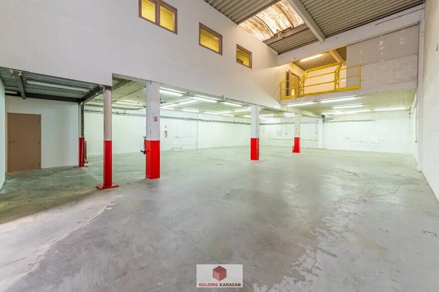 Local d'activités dans Baillet-en-France à vendre - Photo de l’immeuble – Image 3 sur 12