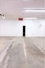 10821-10859 Oxnard St, North Hollywood, CA à louer Photo intérieure– Image 2 sur 4