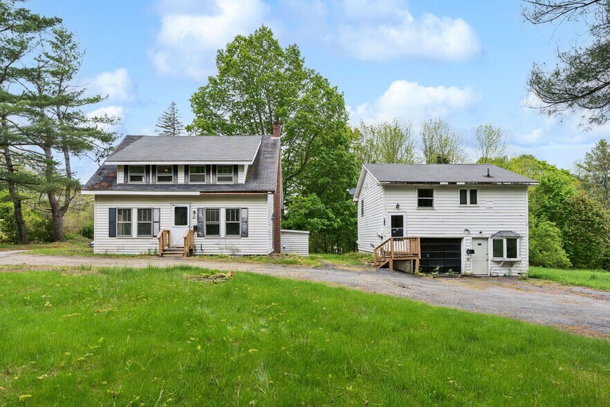 705 Maine Ave, Farmingdale, ME à vendre - Photo principale – Image 1 sur 20