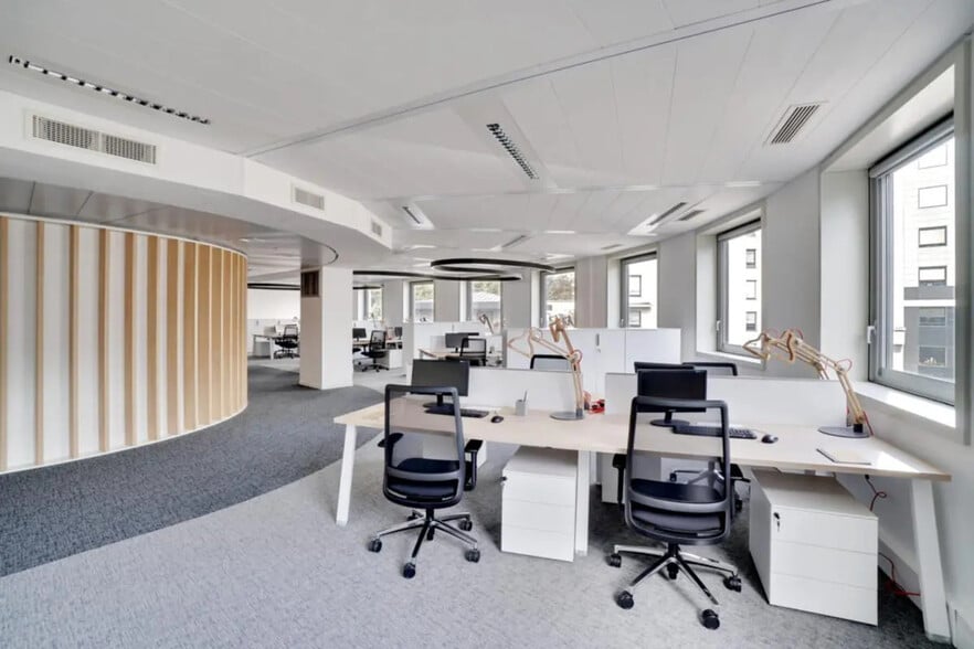 47 Rue Louis Blanc, Courbevoie à louer - Photo de l’immeuble – Image 2 sur 11