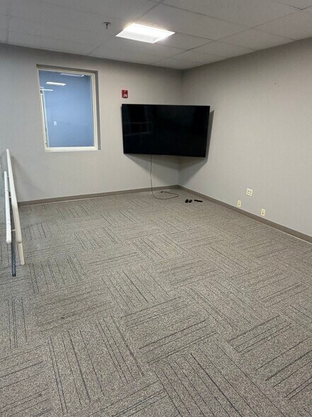 220 Reservoir St, Needham, MA à louer - Photo intérieure – Image 3 sur 16