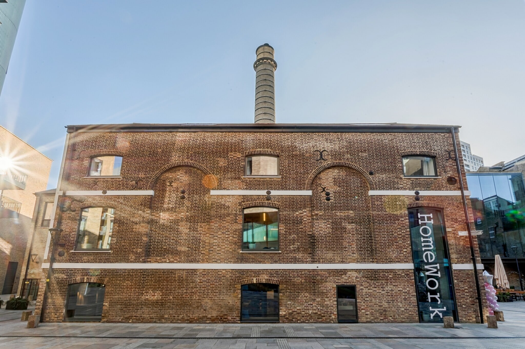 1 Bubbling Well Sq, Londres à louer Photo de l’immeuble– Image 1 sur 9