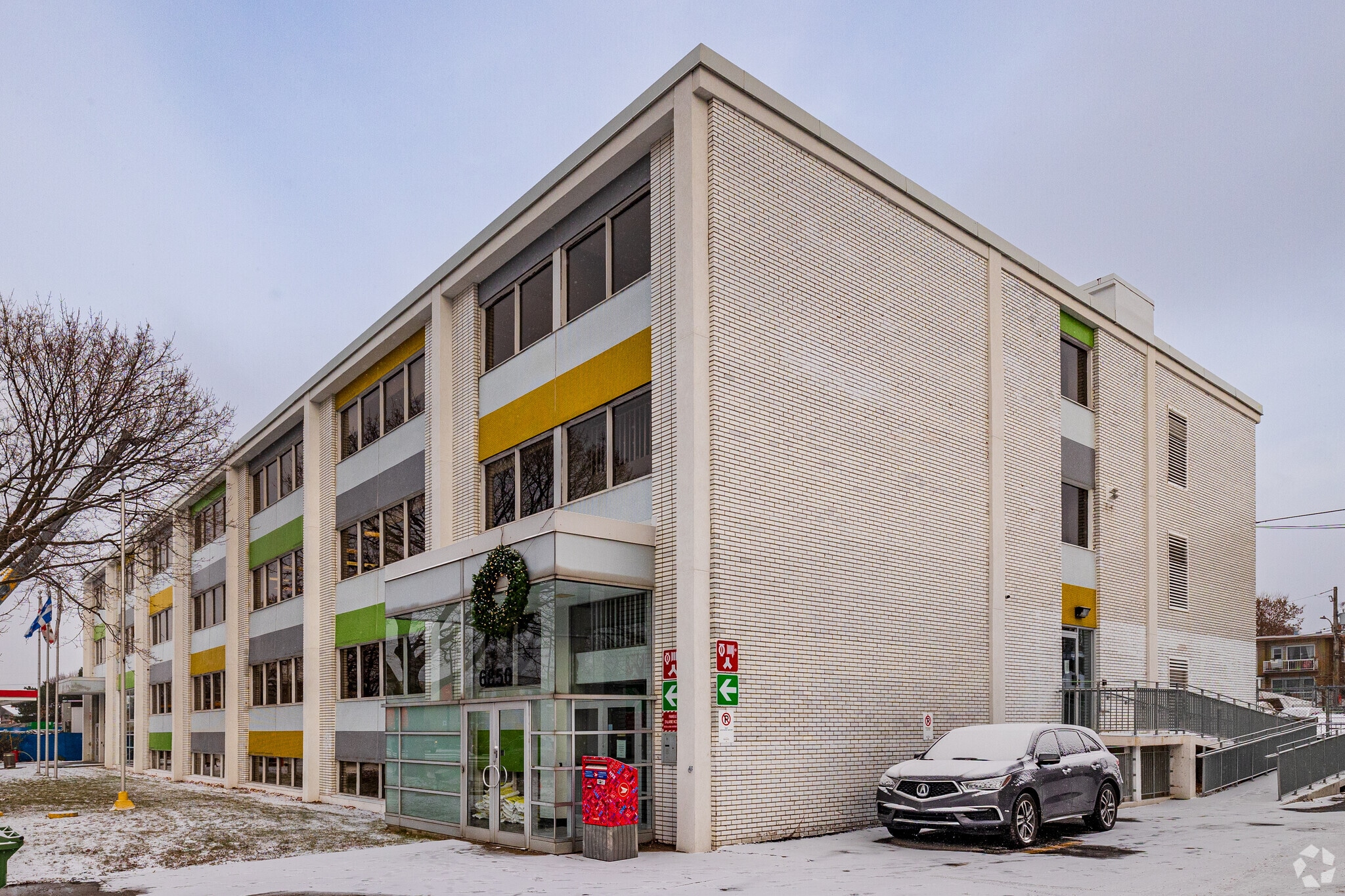 6850-6854 Rue Sherbrooke E, Montréal, QC à vendre Photo principale– Image 1 sur 4
