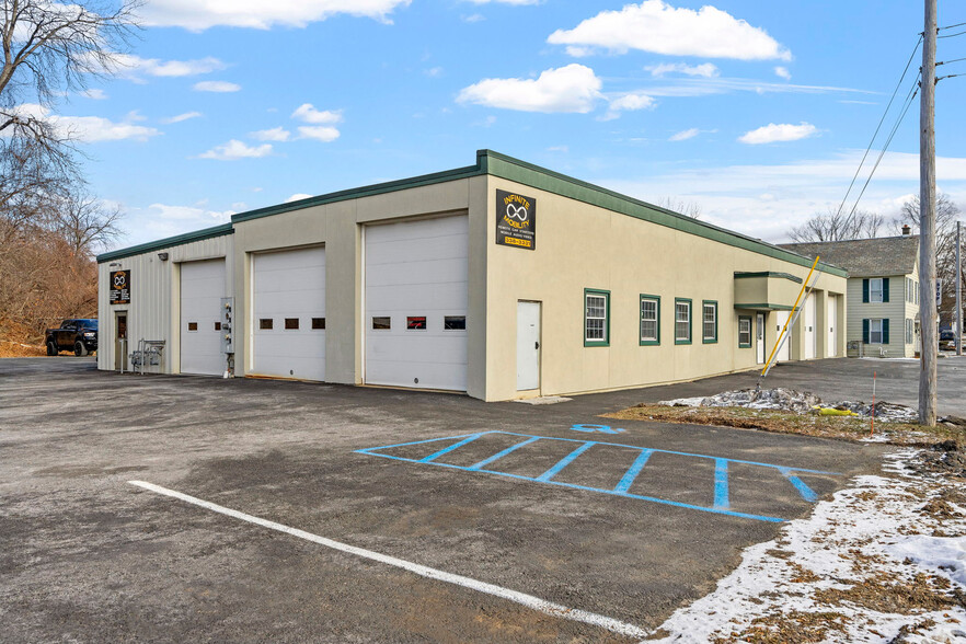 120 Dix Ave, Glens Falls, NY à louer - Photo de l’immeuble – Image 3 sur 7