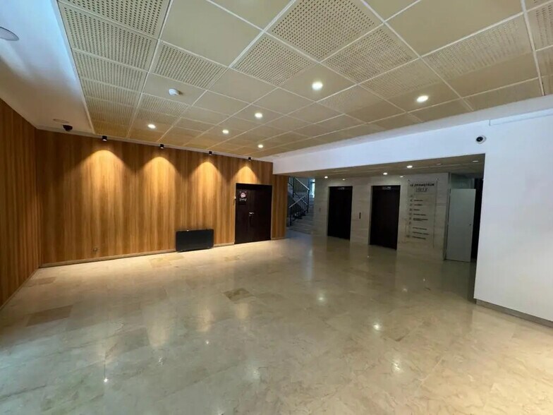 Bureau dans Meudon à louer - Photo de l’immeuble – Image 1 sur 7