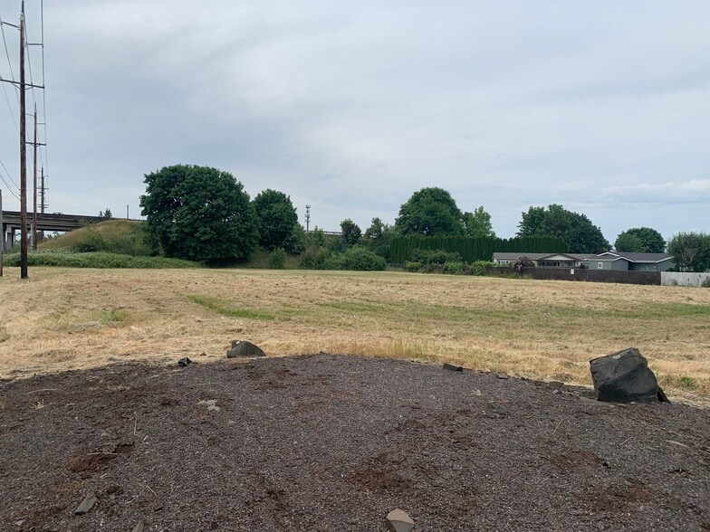 28th St., Springfield, OR à vendre - Photo de l’immeuble – Image 2 sur 3