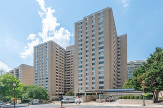 Plus de détails pour 4601 N Park Ave, Chevy Chase, MD - Logement à vendre