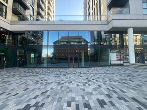 16 Sutton Court Rd, Sutton à louer Photo de l’immeuble– Image 2 sur 5