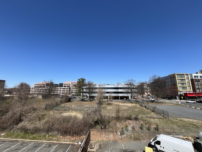 2726 Merrilee Dr, Fairfax, VA à louer - Autre – Image 2 sur 4