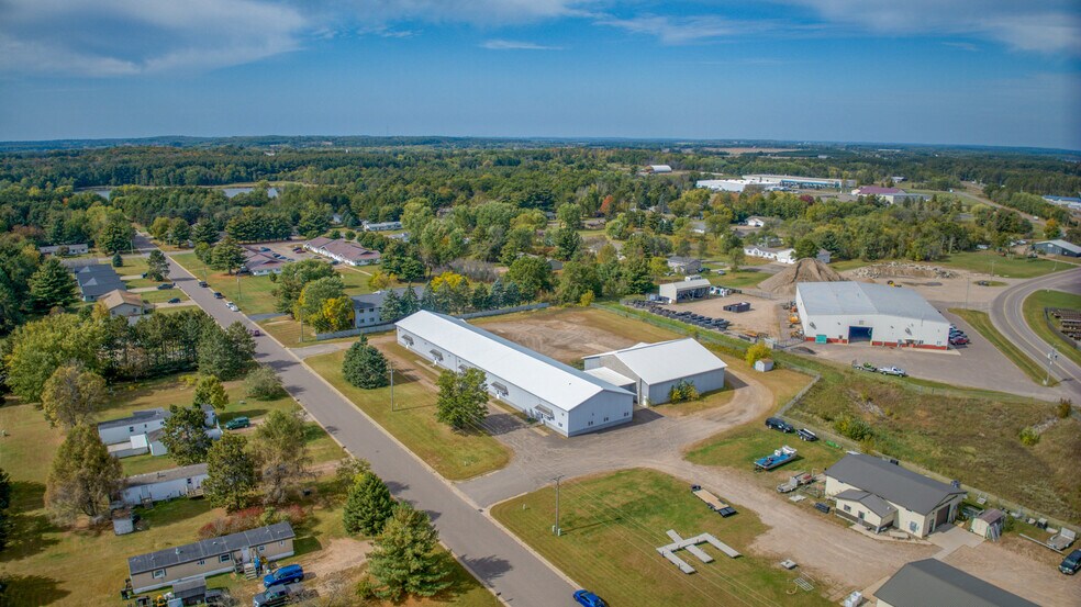 1110 W Center St, Chetek, WI à vendre - Photo de l’immeuble – Image 2 sur 31