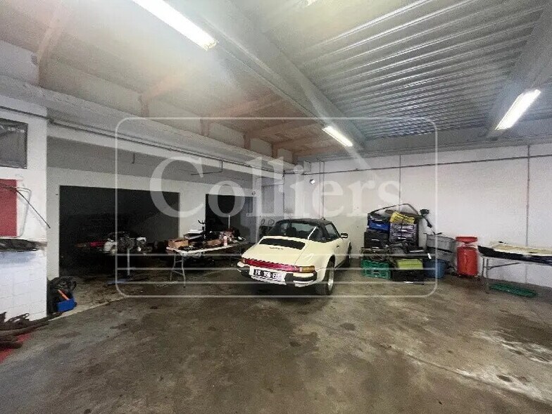 Local d'activités dans Saint-Cannat à vendre - Photo de l’immeuble – Image 2 sur 6