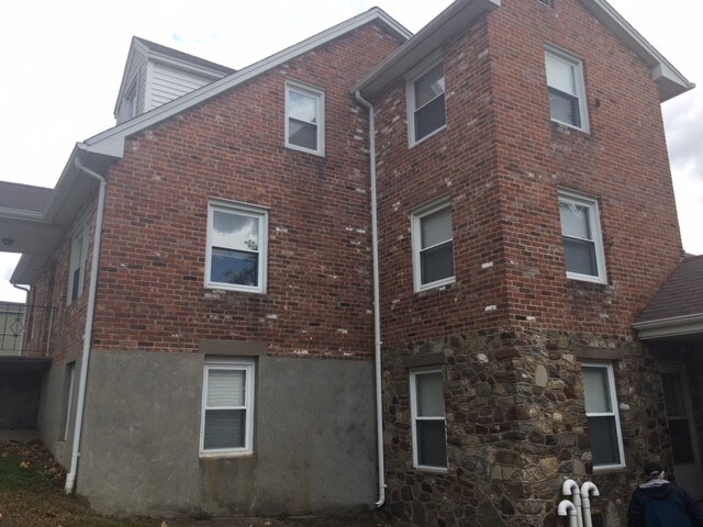 52 Colony St, Bristol, CT à vendre - Photo principale – Image 1 sur 25