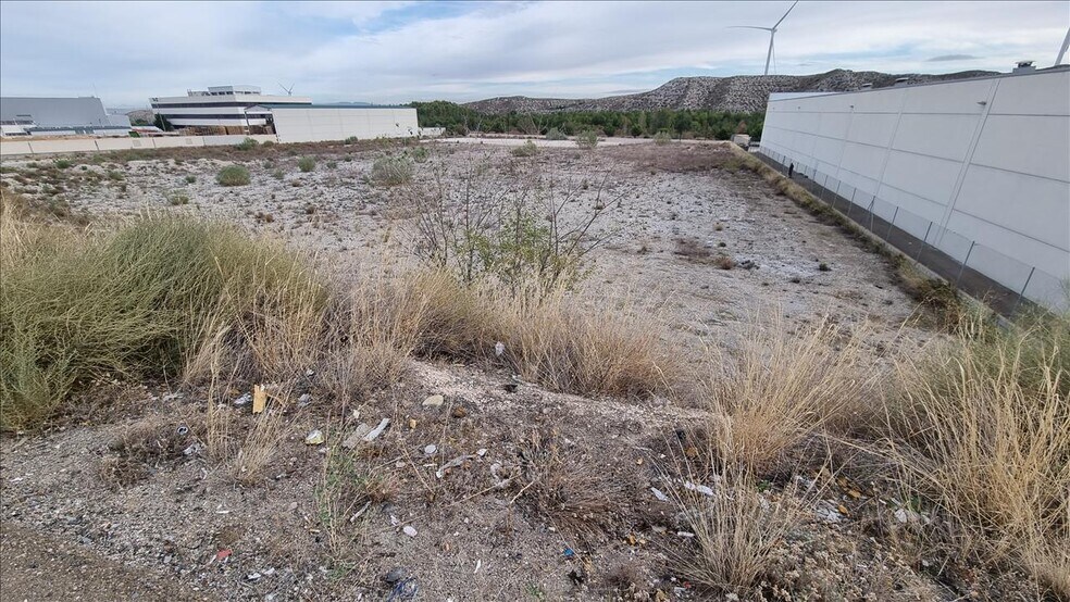 Terrain dans Zaragoza à vendre - Photo de l’immeuble – Image 2 sur 7