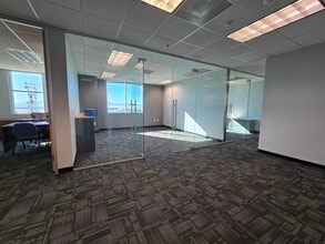 3110 E Guasti Rd, Ontario, CA à louer Photo intérieure– Image 1 sur 8