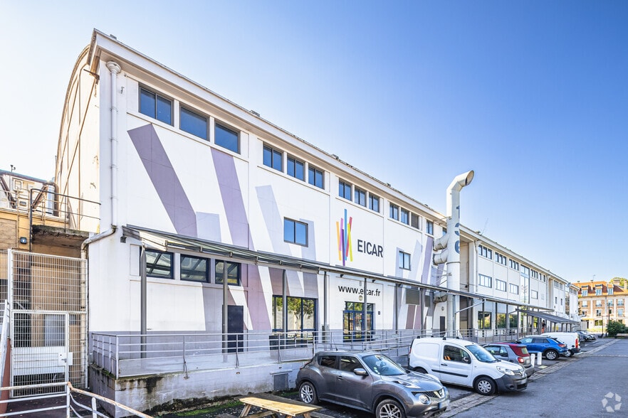 8 Avenue Des Arrimeurs, Saint-Denis à louer - Photo de l’immeuble – Image 2 sur 3