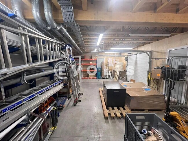 Plus de détails pour Local d’activités à vendre