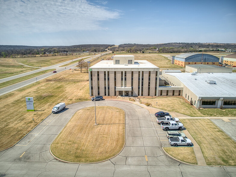 406 US Highway 60, Bartlesville, OK à louer - Photo de l’immeuble – Image 2 sur 5