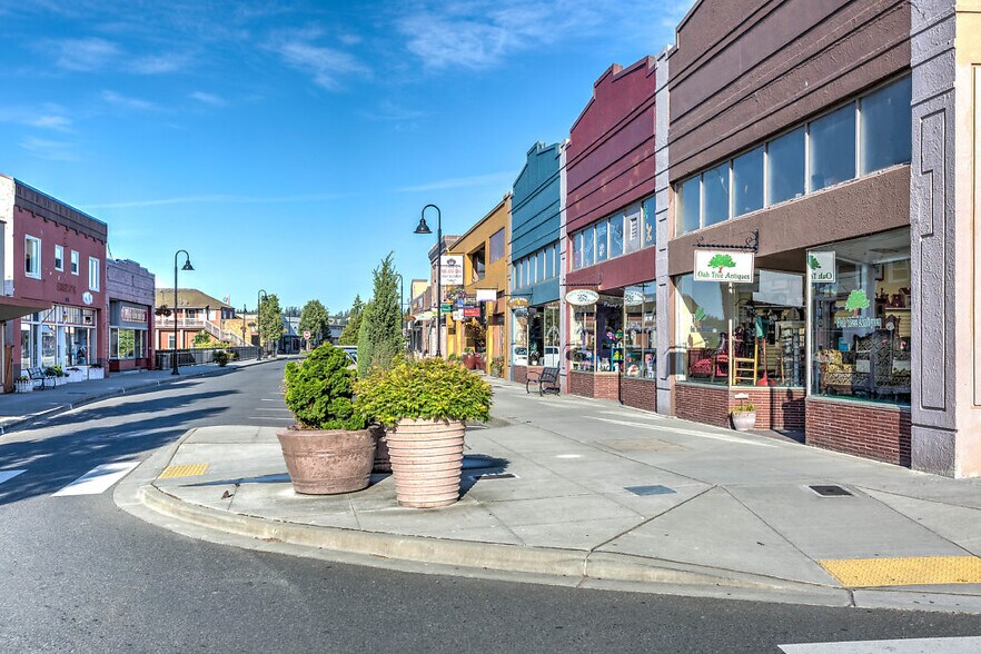 830 SE Pioneer Way, Oak Harbor, WA à vendre - Photo de l’immeuble – Image 3 sur 22