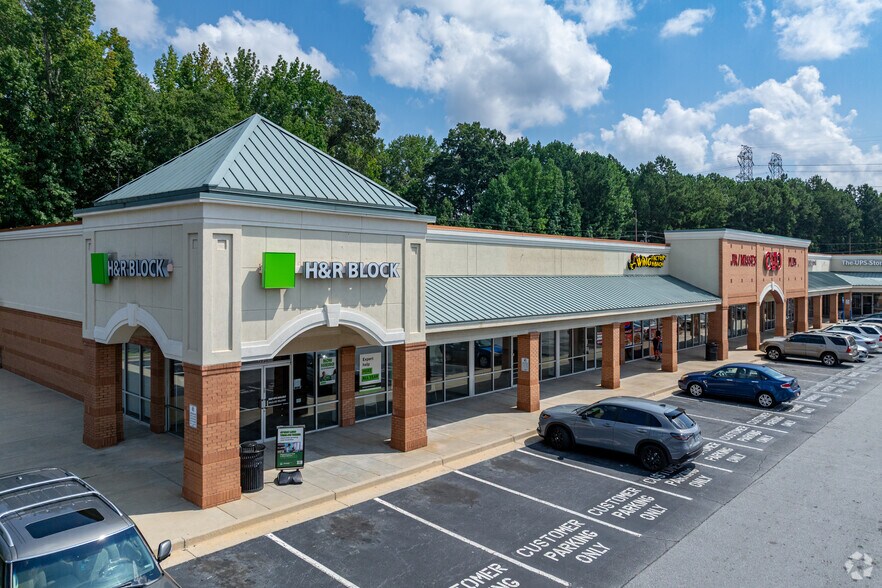 5656-5664 Jonesboro Rd, Lake City, GA à louer - Photo de l’immeuble – Image 2 sur 6