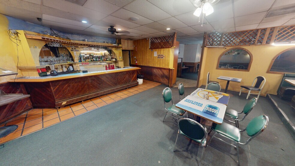 1000-1044 E Avenue K, Lancaster, CA à louer - Photo intérieure – Image 3 sur 15