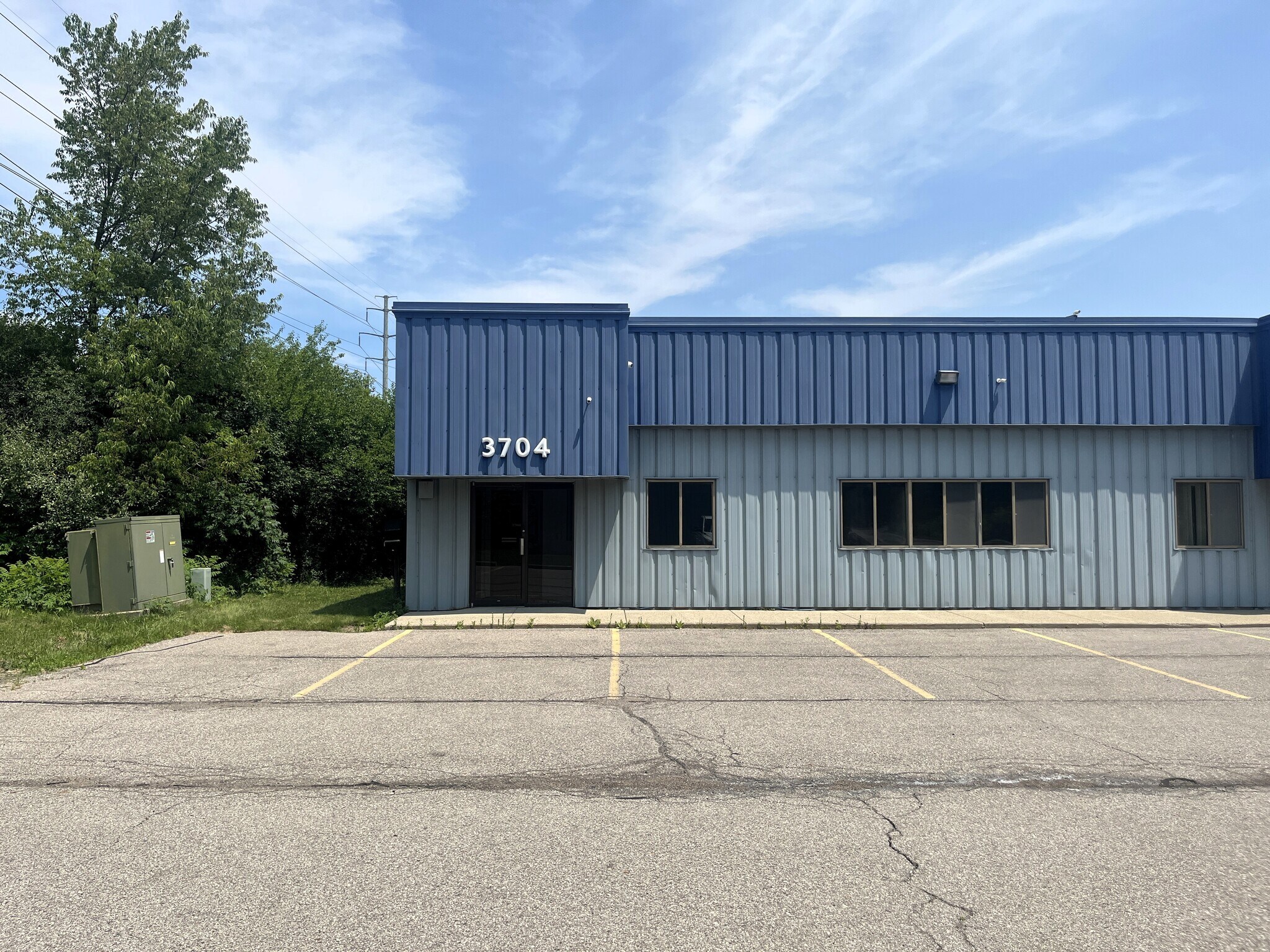 3704 Trade Center Dr, Ann Arbor, MI à louer Photo de l’immeuble– Image 1 sur 7