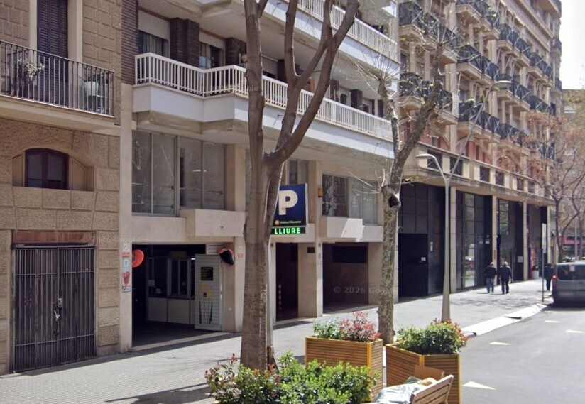 Immeuble residentiel dans Barcelone, Barcelona à vendre - Photo intérieure – Image 2 sur 3