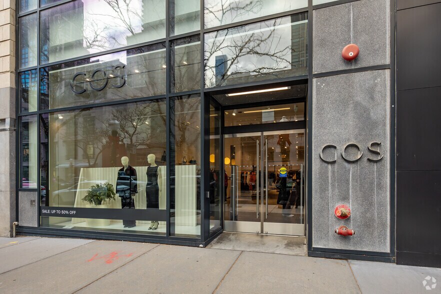 46 E Oak St, Chicago, IL à louer - Photo de l’immeuble – Image 2 sur 4