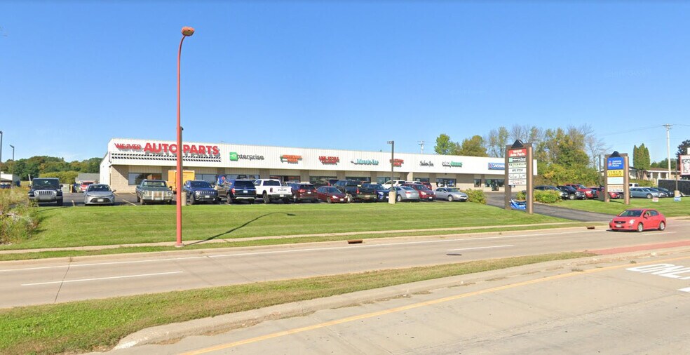 614-630 Wisconsin 136, Baraboo, WI à louer - Photo principale – Image 1 sur 3