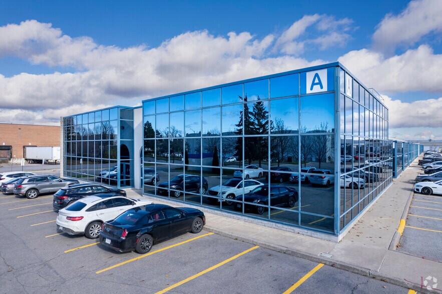 51 Caldari Rd, Vaughan, ON à louer - Photo de l’immeuble – Image 2 sur 6