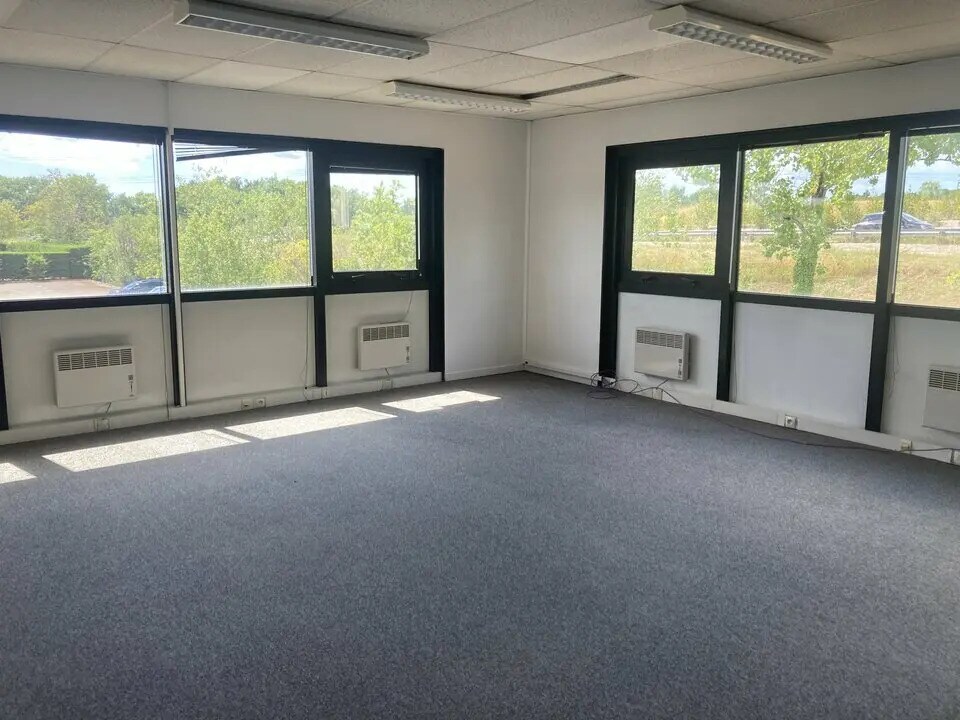 Bureau dans Mérignac à louer Photo de l’immeuble– Image 1 sur 13
