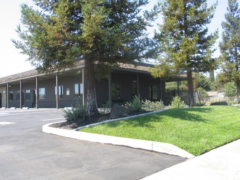 3719 Tully Rd, Modesto, CA à louer - Photo principale – Image 1 sur 4