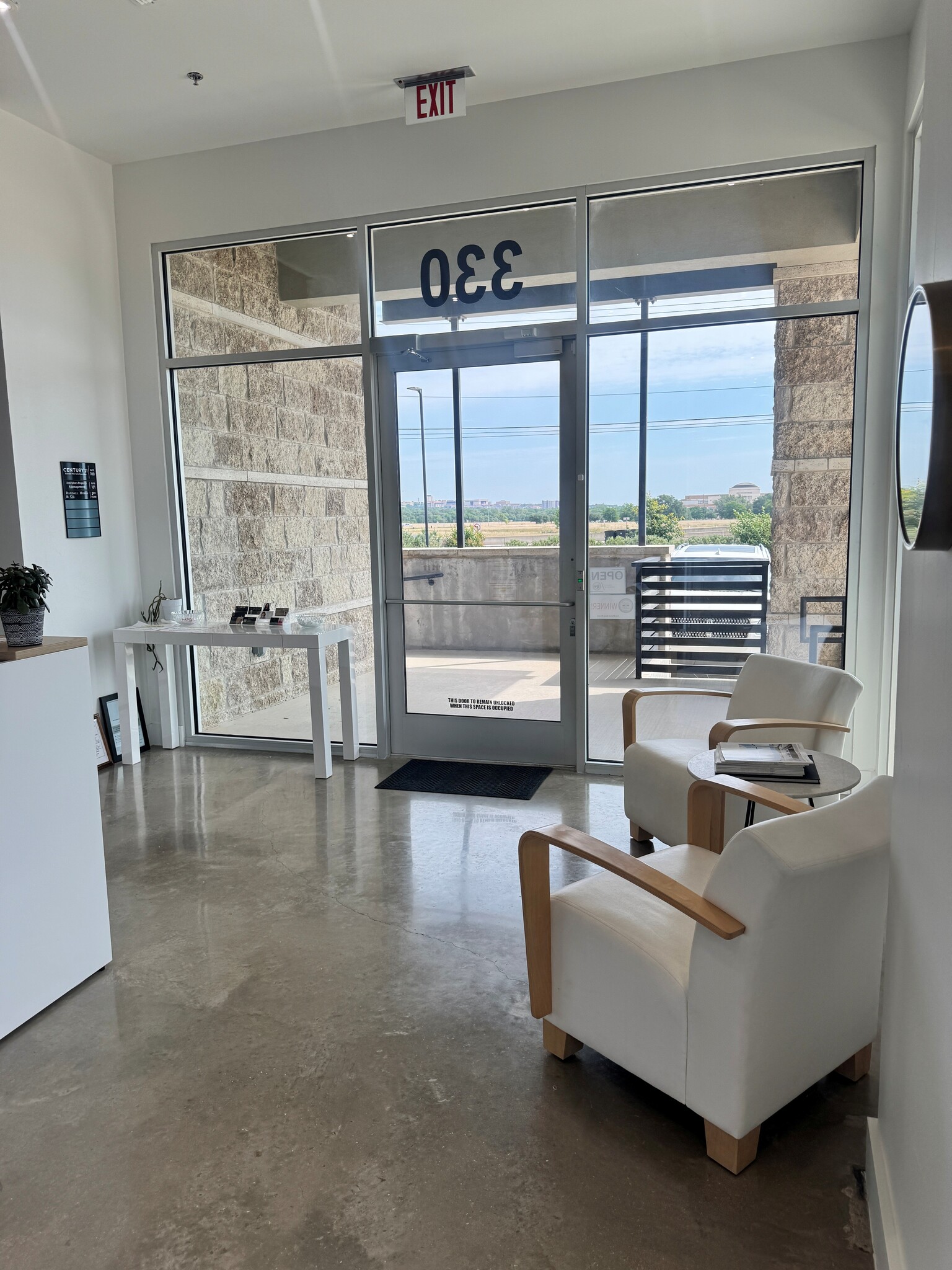 330 Wonder World Dr, San Marcos, TX à vendre Photo intérieure– Image 1 sur 4