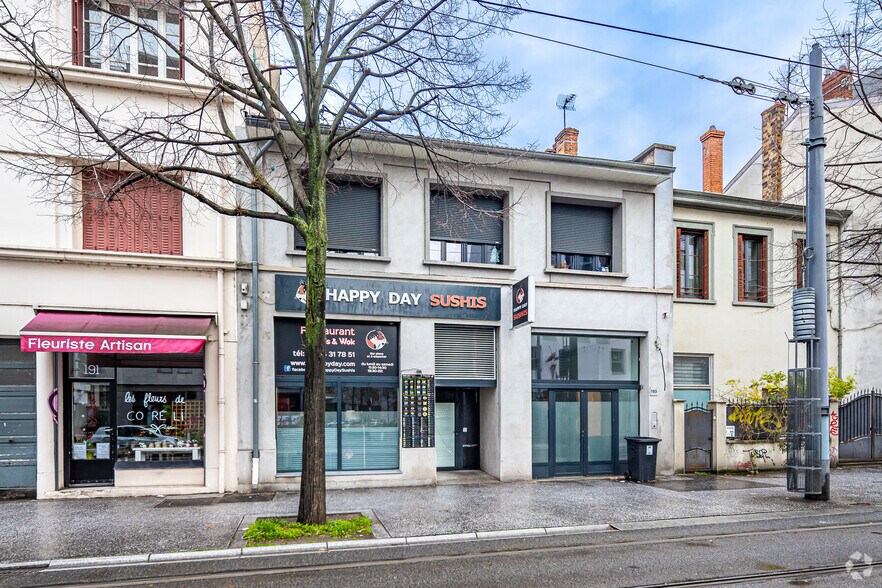 Avenue Berthelot, Lyon à louer - Photo de l’immeuble – Image 2 sur 2