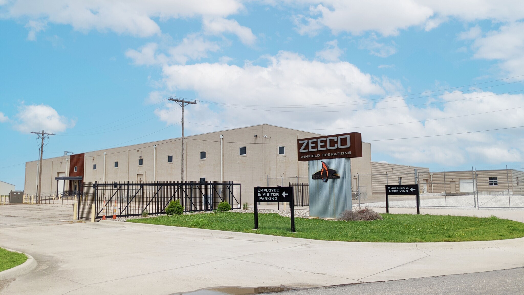 7615 Warehouse Ave, Winfield, KS à vendre Photo de l’immeuble– Image 1 sur 17