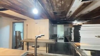 43 W 39th St, New York, NY à louer - Vidéo sur l’annonce professionnelle 
