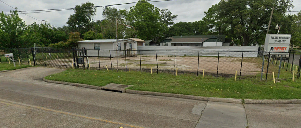 700 Park St, Baytown, TX à louer - Photo principale – Image 1 sur 5