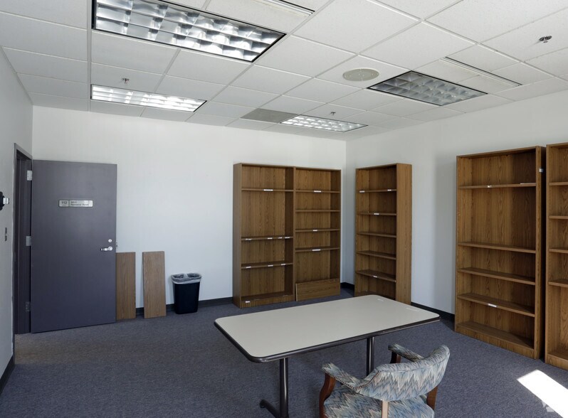 2249 Tracy Rd, Northwood, OH à vendre - Photo de l’immeuble – Image 3 sur 35