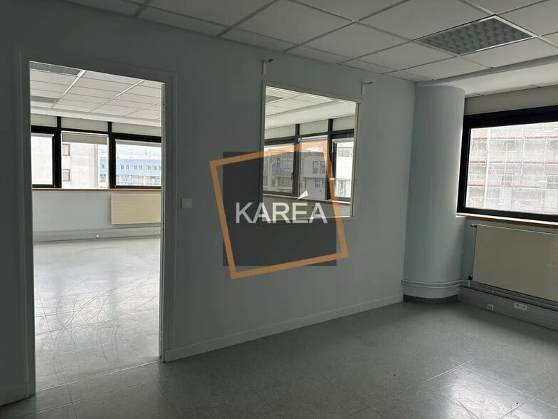 Bureau dans Mareuil-lès-Meaux à vendre - Photo intérieure – Image 2 sur 5